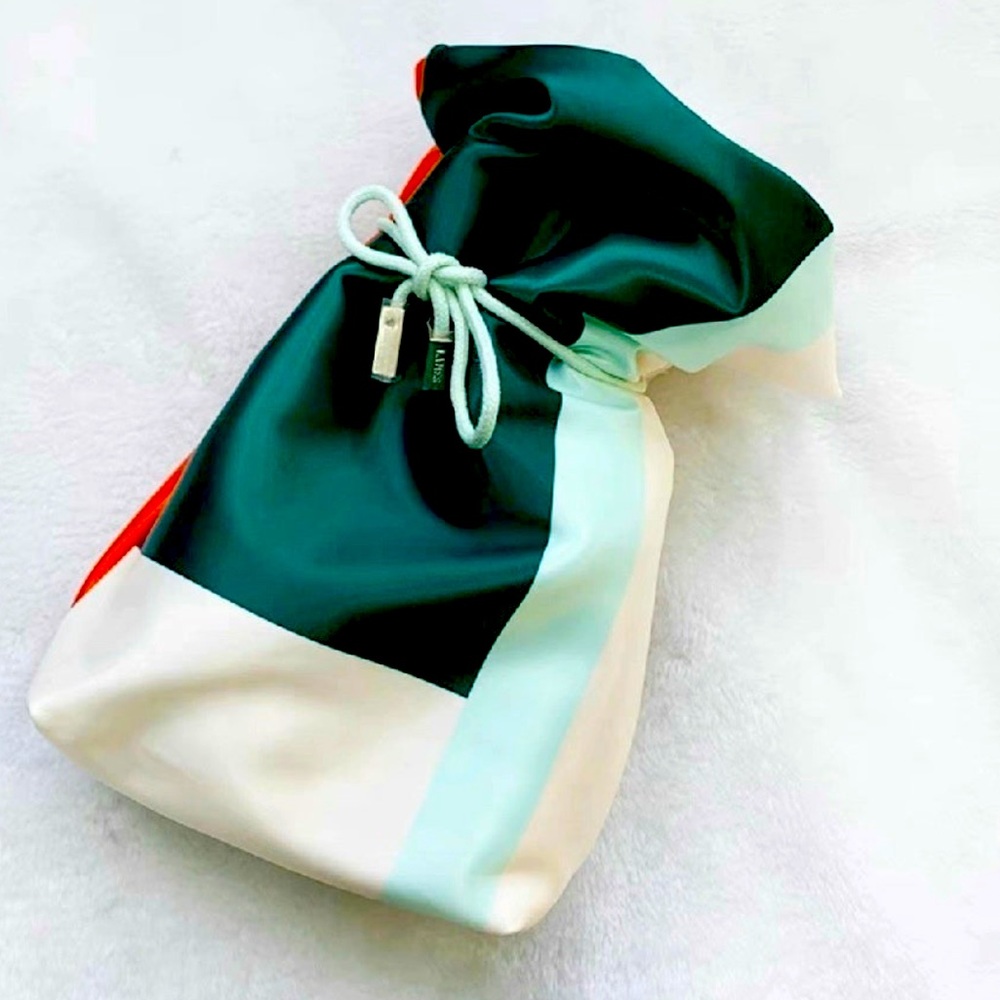 La Mer Limited Edition Drawstring Pouch in Box